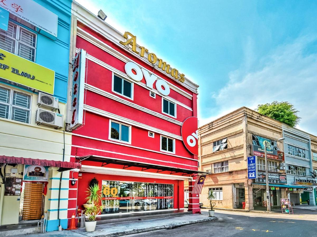 Hotel Aromas Kulai Extérieur photo