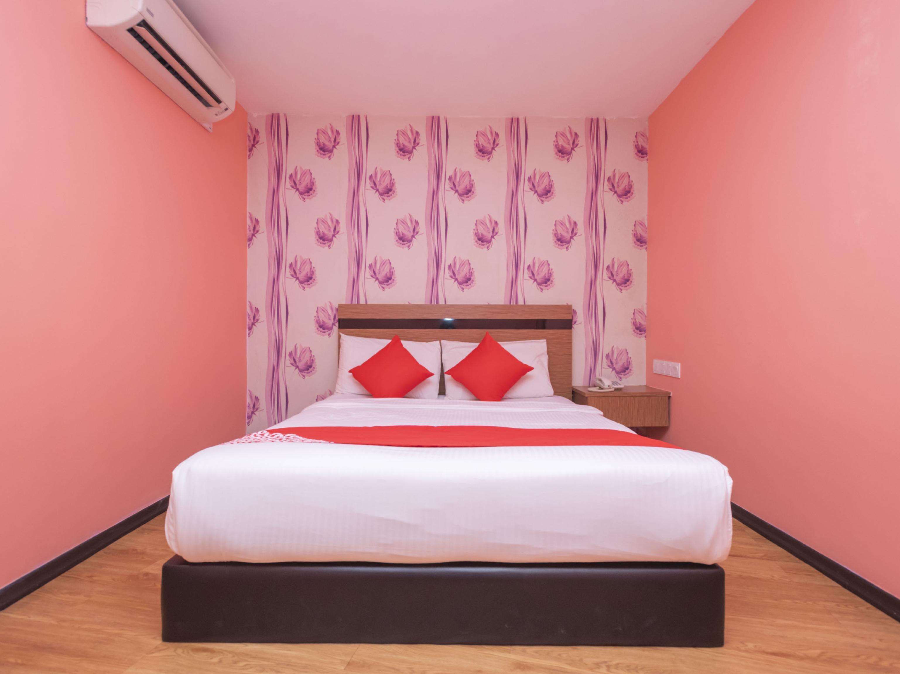 Hotel Aromas Kulai Extérieur photo