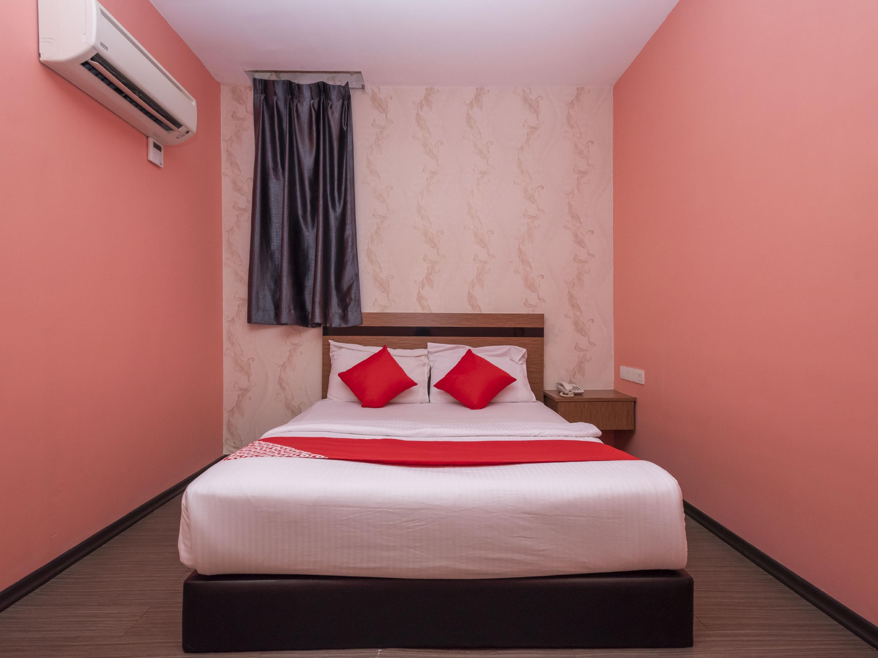 Hotel Aromas Kulai Extérieur photo